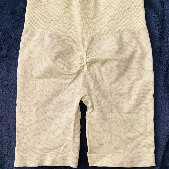 Gymshark Adapt Animal Seamless Shorts - S - Picture 2 of 3